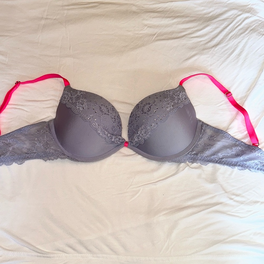 Victoria’s Secret push up bra 💜🩷